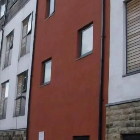 Alton בראדפורד